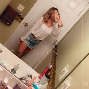 Meet your Posher, Corinne